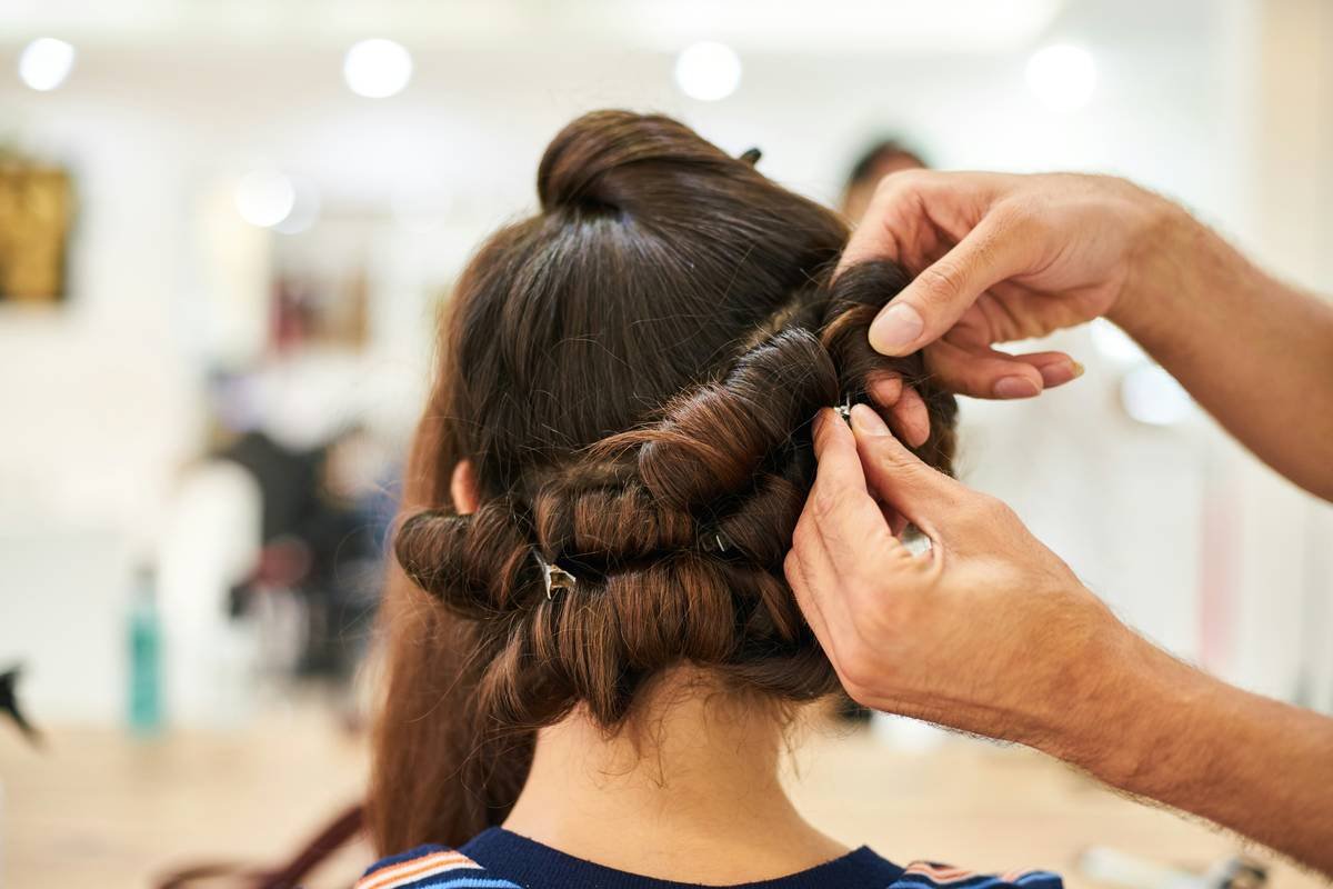 Why Your Hair Spray Isn’t Holding Those Clips—And How to Fix It Fast