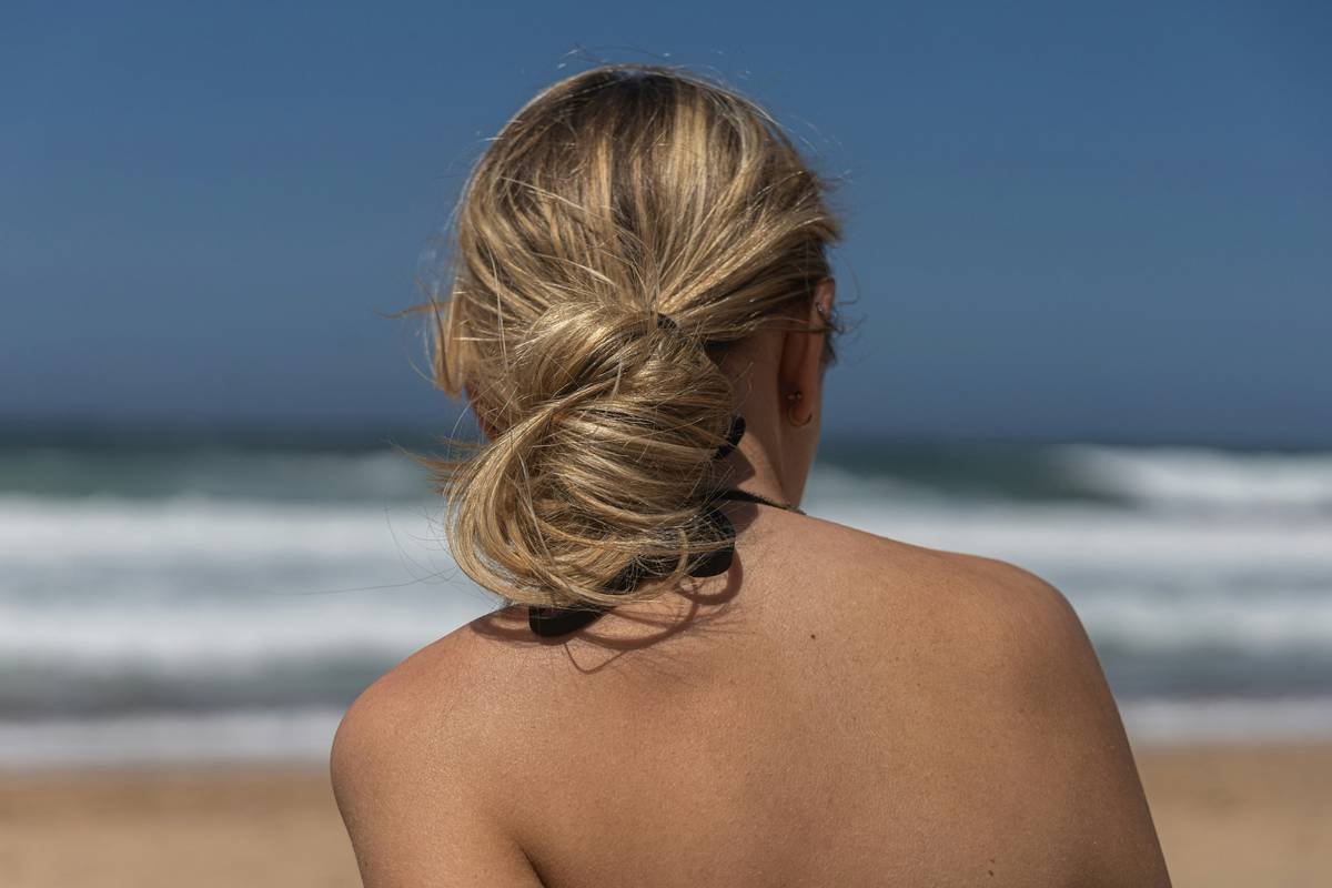 Why Your Updo Feels “Meh”—And How Elegant Hair Combs Can Save the Day